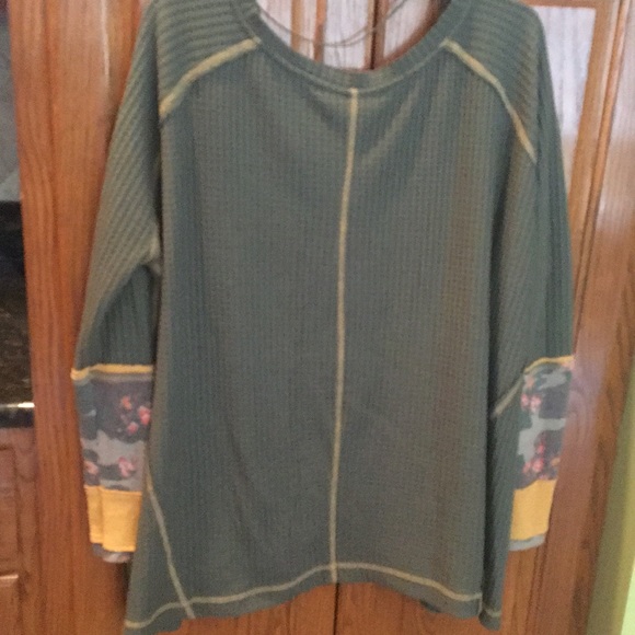 Free people top size small - Picture 2 of 2